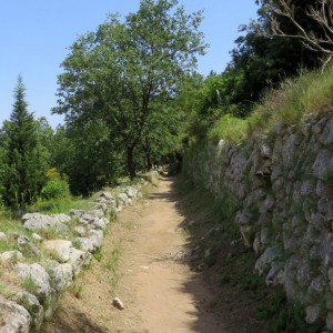 Path to Cetrella (hermitage)