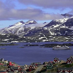 Tasiilaq, Cruise Ship