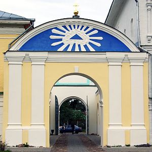 Kostroma St Ipaty Monastery - main gateway