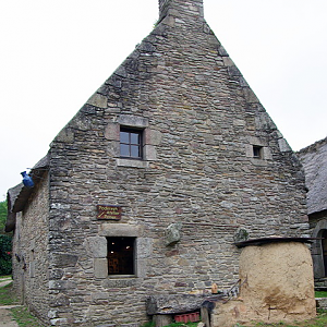 Poul Fetan, potter's house and kiln