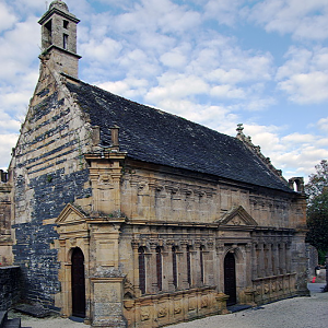 La Roche-Maurice church ossuary