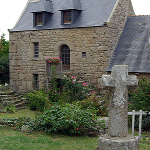 Le Yaudet, old house