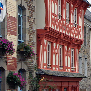 La Roche-Derrien, houses