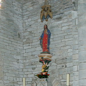 Montsalvy Abbey - Chapelle du St Sacrimont (flash)