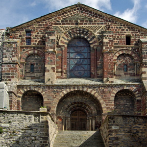 Monastier-sur-Gazeille, Abbey of St Théofrède - west front