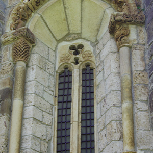 Iglesia Santa Maria la Real de Piasca - east end window