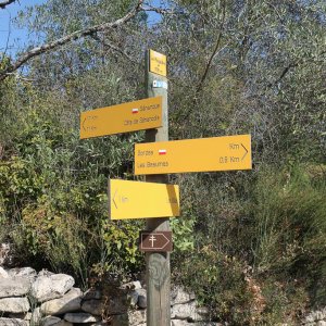 Hiking from Gordes