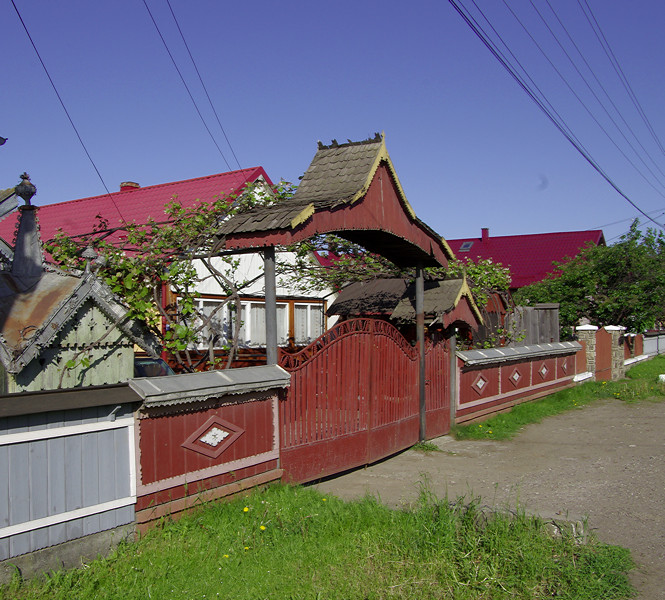 A typical village house and gateway