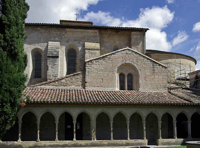 Abbaye de St Hilaire - cloisters