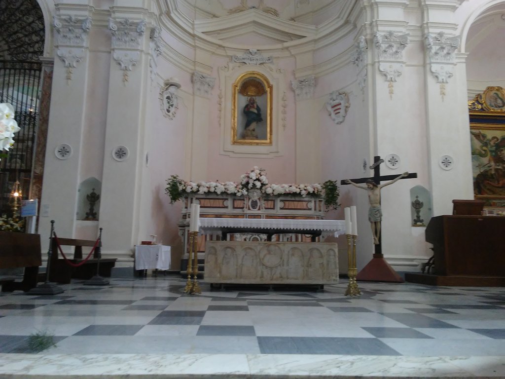 altar in the Duomo in Ravello