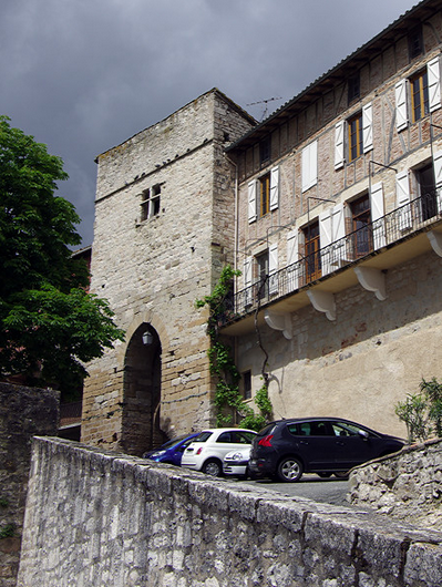 Castelnau-de-Montmiral, Porte des Garrics