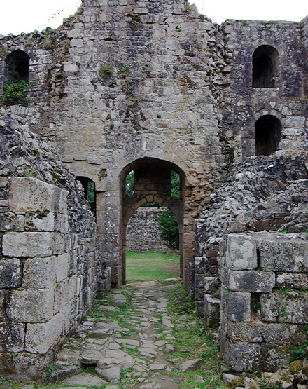 Château de Tonquédec, view through gatehouse to outer bailey