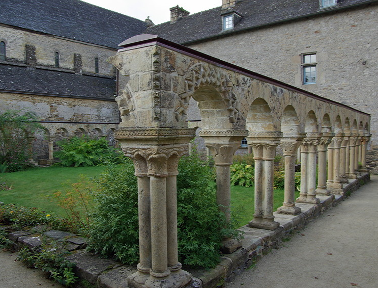 Daoulas Abbey cloisters