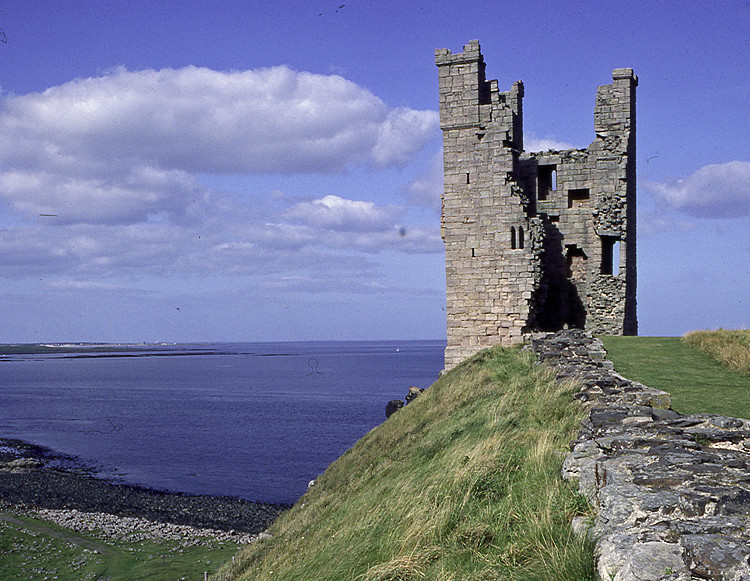 Dunstanburgh1