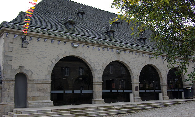 Guerlesquin, Les Halles