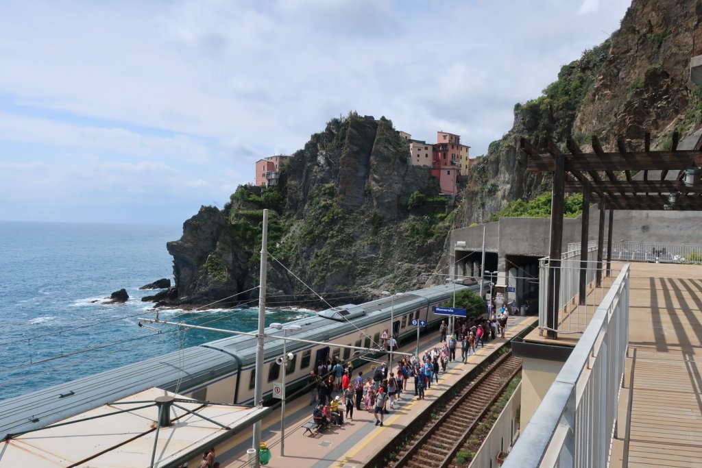 Hike the High Route from Corniglia to Manarola