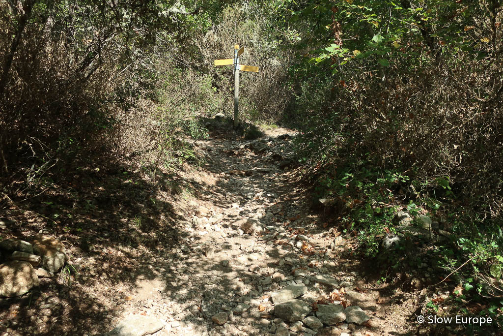 Hiking from Buoux to Sivergues