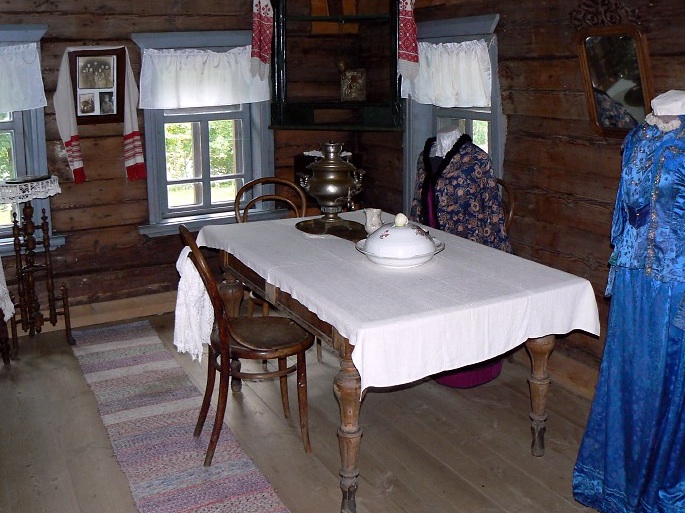 Kostroma, Museum of Wooden Architecture, prosperous family home - dining room