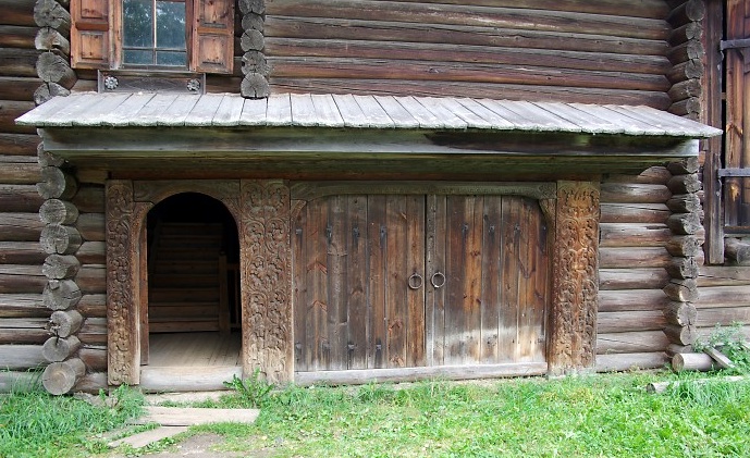 Kostroma, Museum of Wooden Architecture, prosperous family home - stable doorway