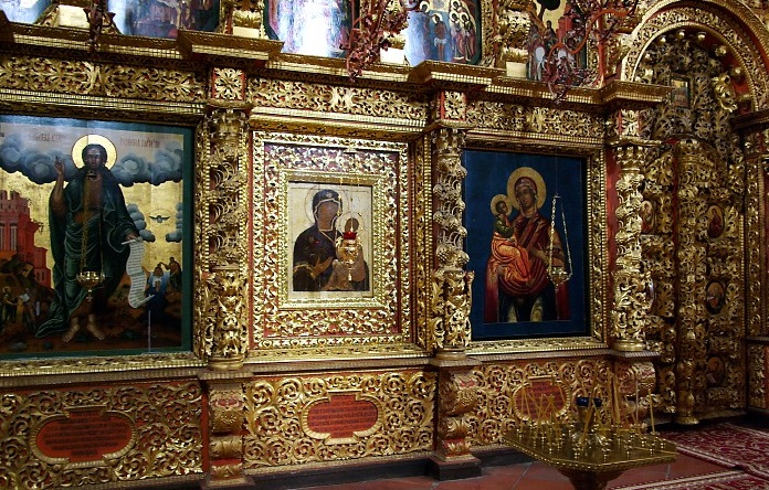 Kostroma St Ipaty Monastery, Cathedral of the Holy Trinity - detail of Iconostasis