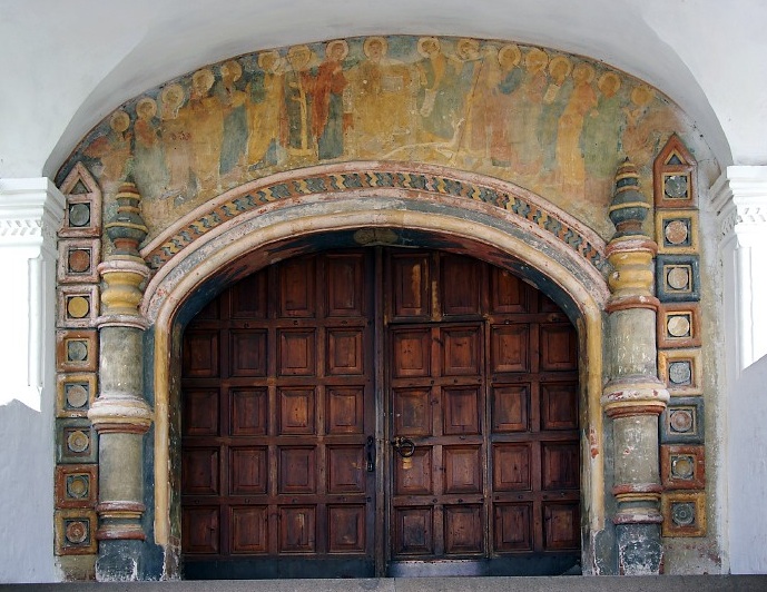 Kostroma St Ipaty Monastery, Cathedral of the Holy Trinity - main door