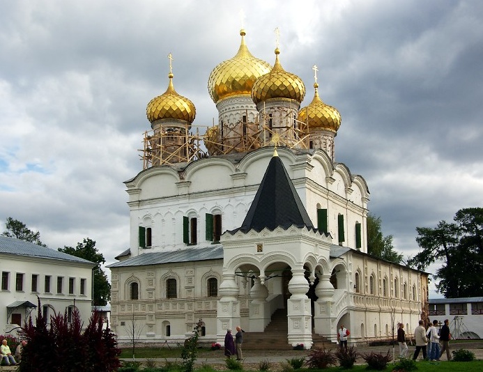 Kostroma St Ipaty Monastery, Cathedral of the Holy Trinity