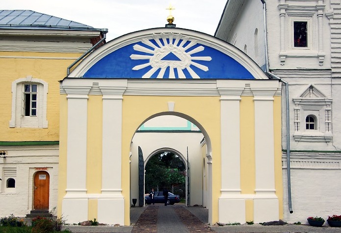 Kostroma St Ipaty Monastery - main gateway