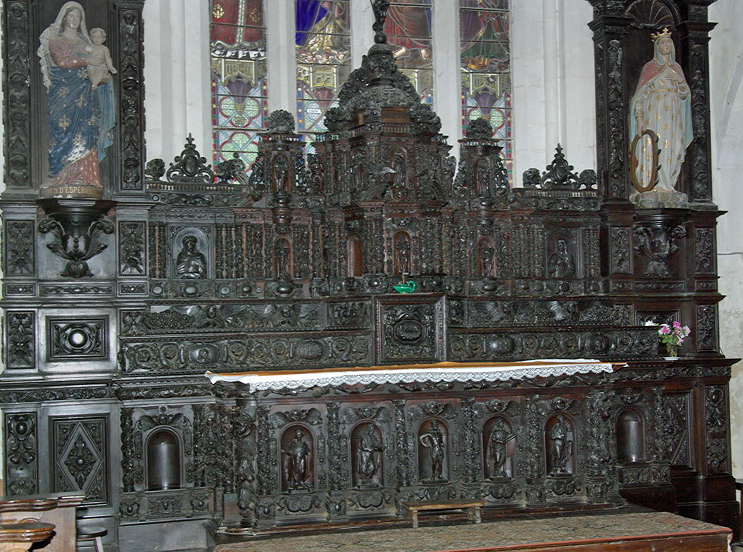 La Roche-Derrien, high altar