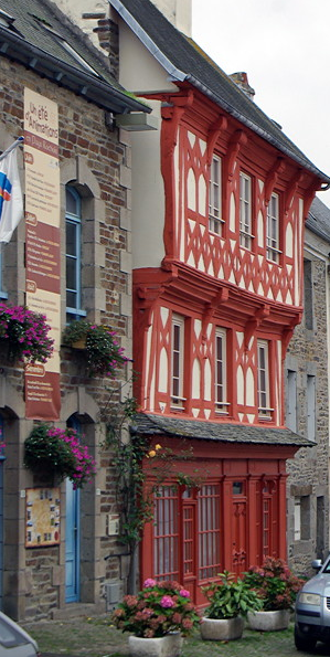 La Roche-Derrien, houses