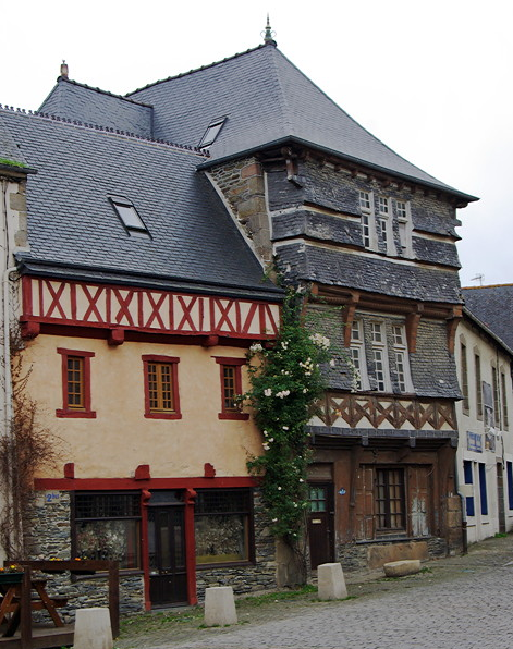 La Roche-Derrien, Place du Matray