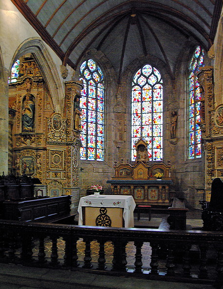 Lampaul-Guimiliau church, chancel