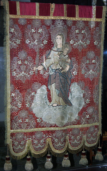 Lampaul-Guimiliau church, processional banner