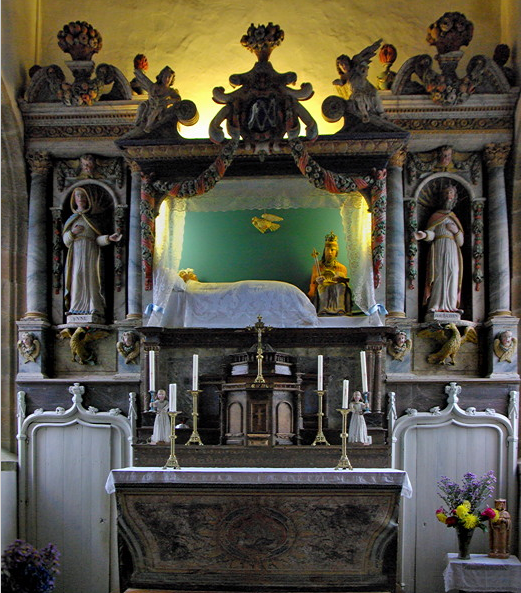 Le Yaudet chapel altar