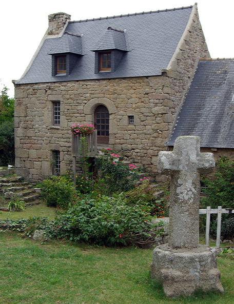 Le Yaudet, old house