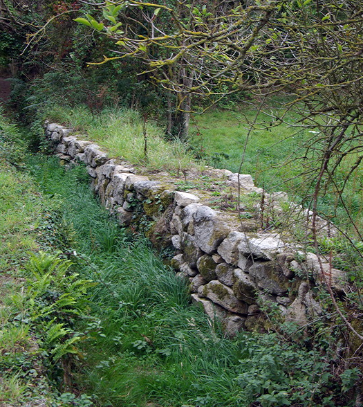 Le Yaudet - remains of Iron Age wall