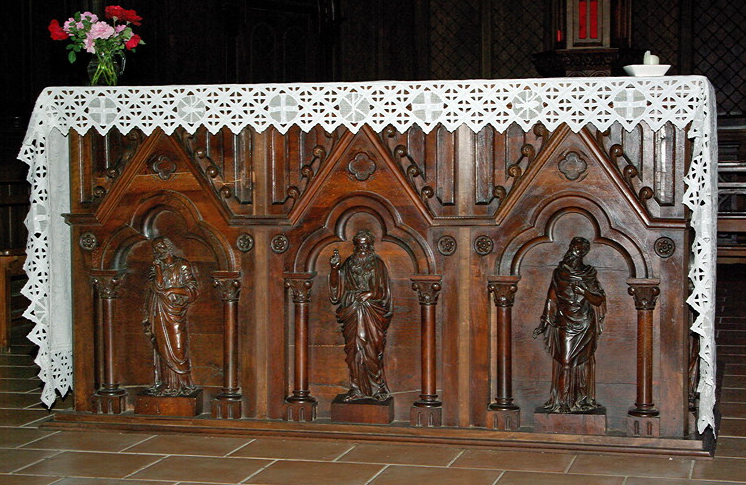 Montfaucon-en-Velay, Église St Pierre - altar
