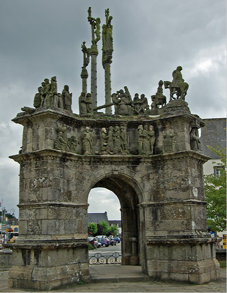 Playben Church triumphal arch and calvary