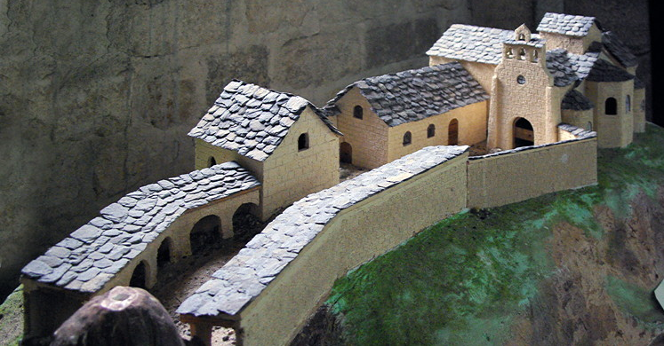 Saint-Julien-Chapteuil - model of original priory on its promontory