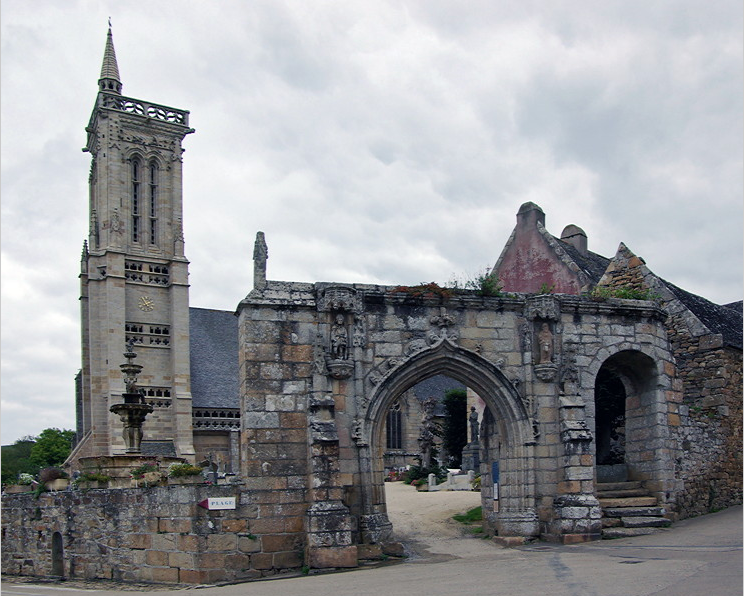 St Jean du Doigt church