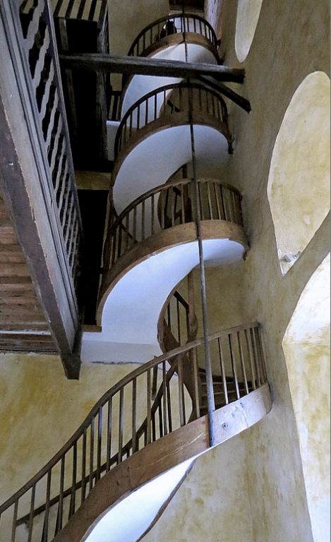 St Polycarpe, église de Notre-Dame - stairs to gallery