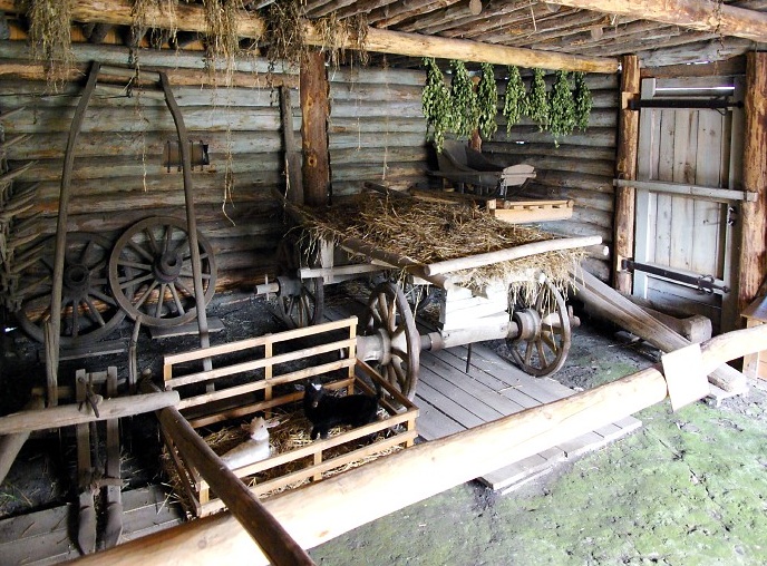 Suzdal Museum of Wooden Architecture and Everyday Life of Peasants - covered yard