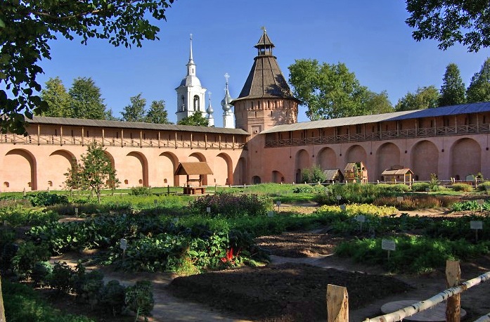 Suzdal, St Euthymius Monastery of Our Saviour - herb garden
