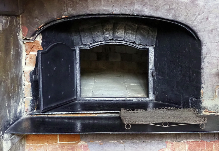 The Old Kitchen - bread oven