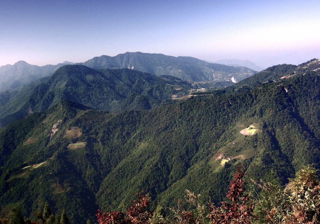 The road betweern Trashi Yangsi and Samdrup Jonkar