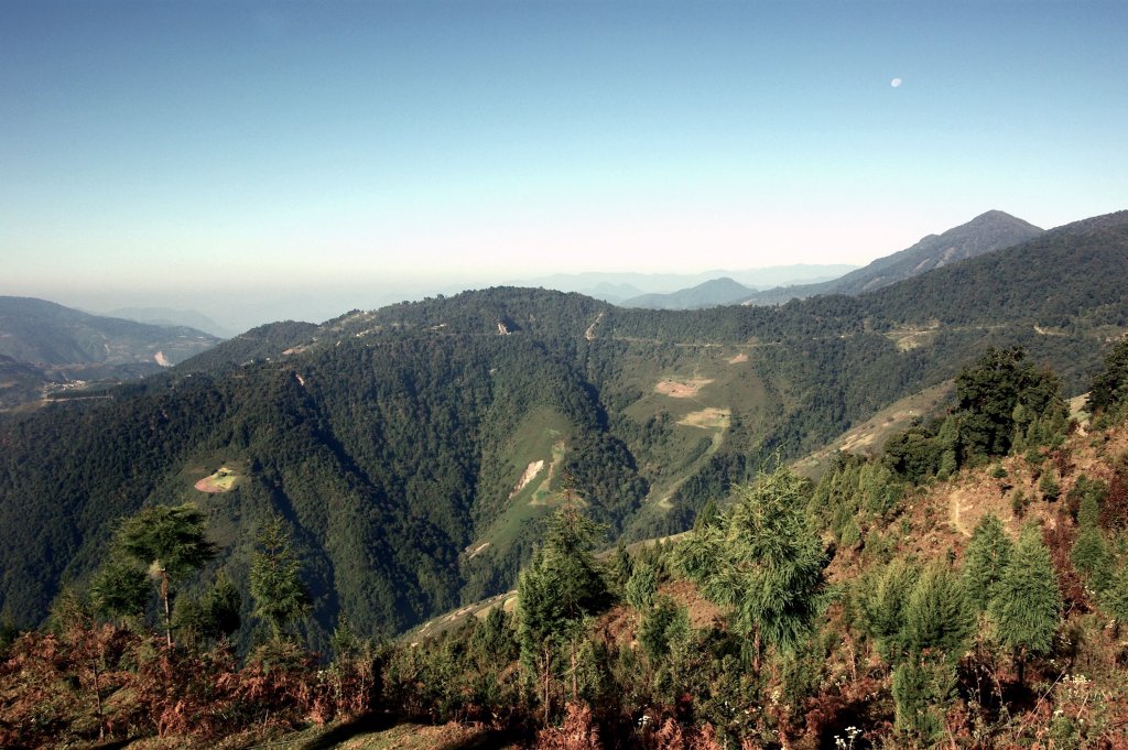 The road betweern Trashi Yangsi and Samdrup Jonkar