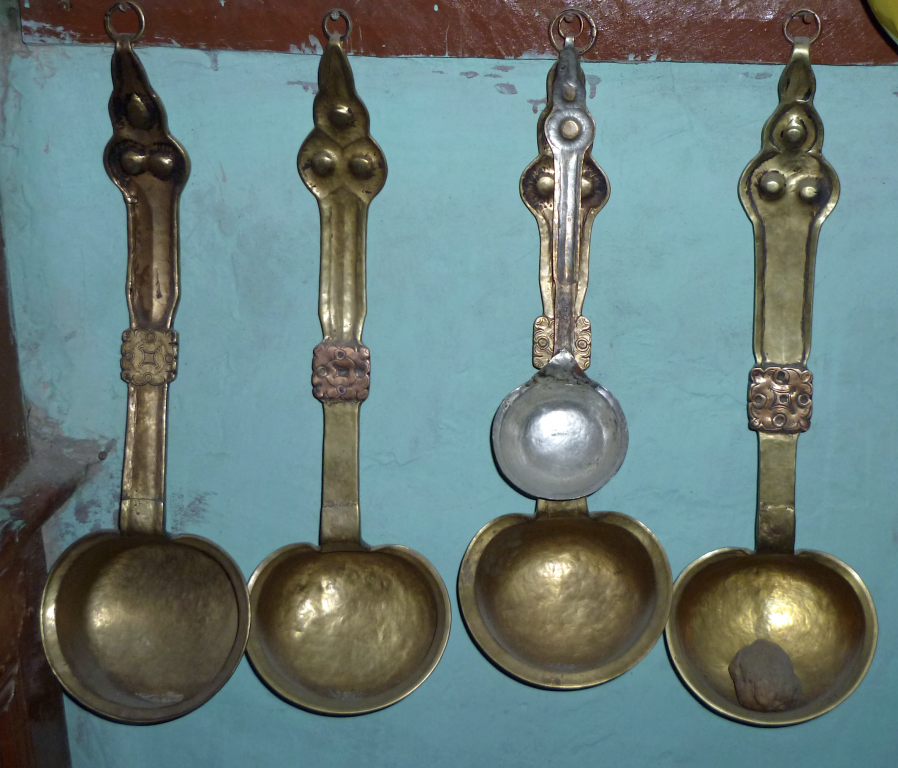 Traditional metal spoons, Chilling