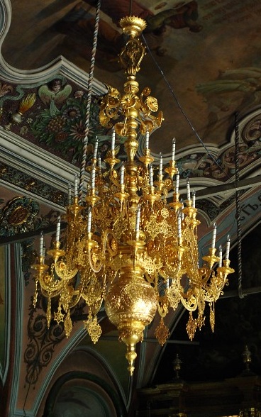 Trinity St Sergius Monastery, Refectory chandelier