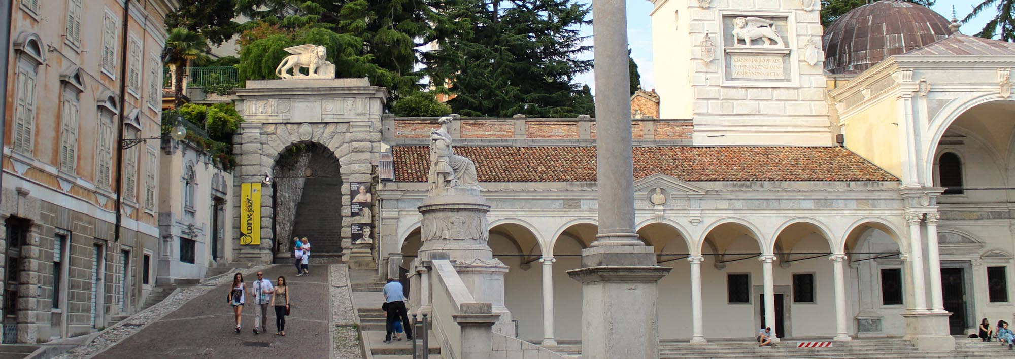 Cow-Skulls-in-Palladio-Arches.jpg