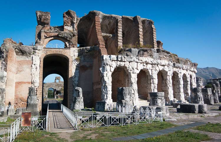 capua-amphitheater.jpg