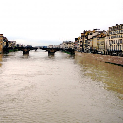 Arno under Ponte Trinita